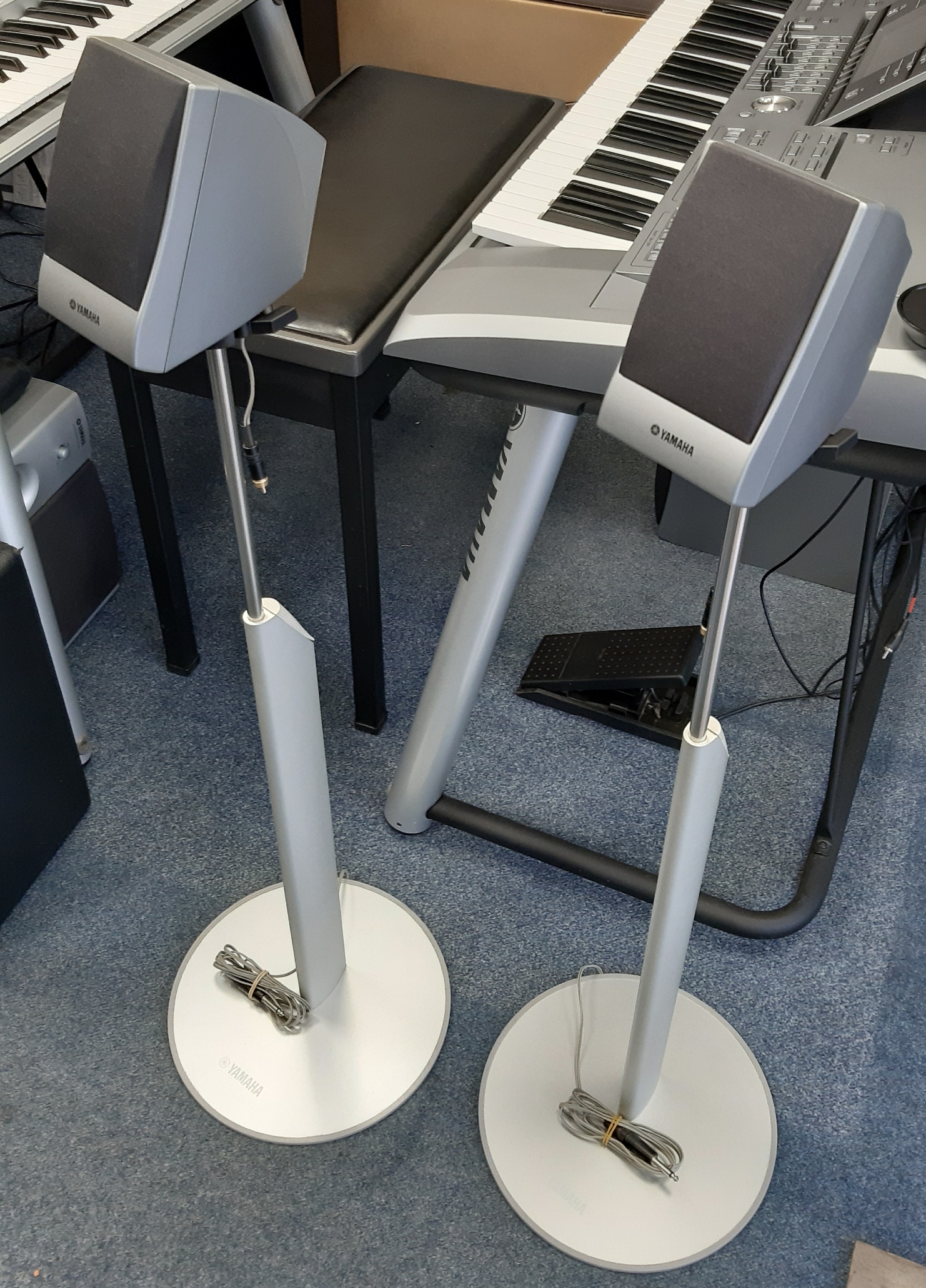 Yamaha TRS-SPS80 Satellite Speaker Stands For Genos & Tyros 2, 3, 4, 5 5 Yamaha TRS-SPS80 Satellite Speaker Stands For Genos & Tyros 2, 3, 4, 5 - Image 3