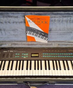 Yamaha DX21 61 Key Digital Programmable Algorithm Synthesizer inc Flightcase (1985)