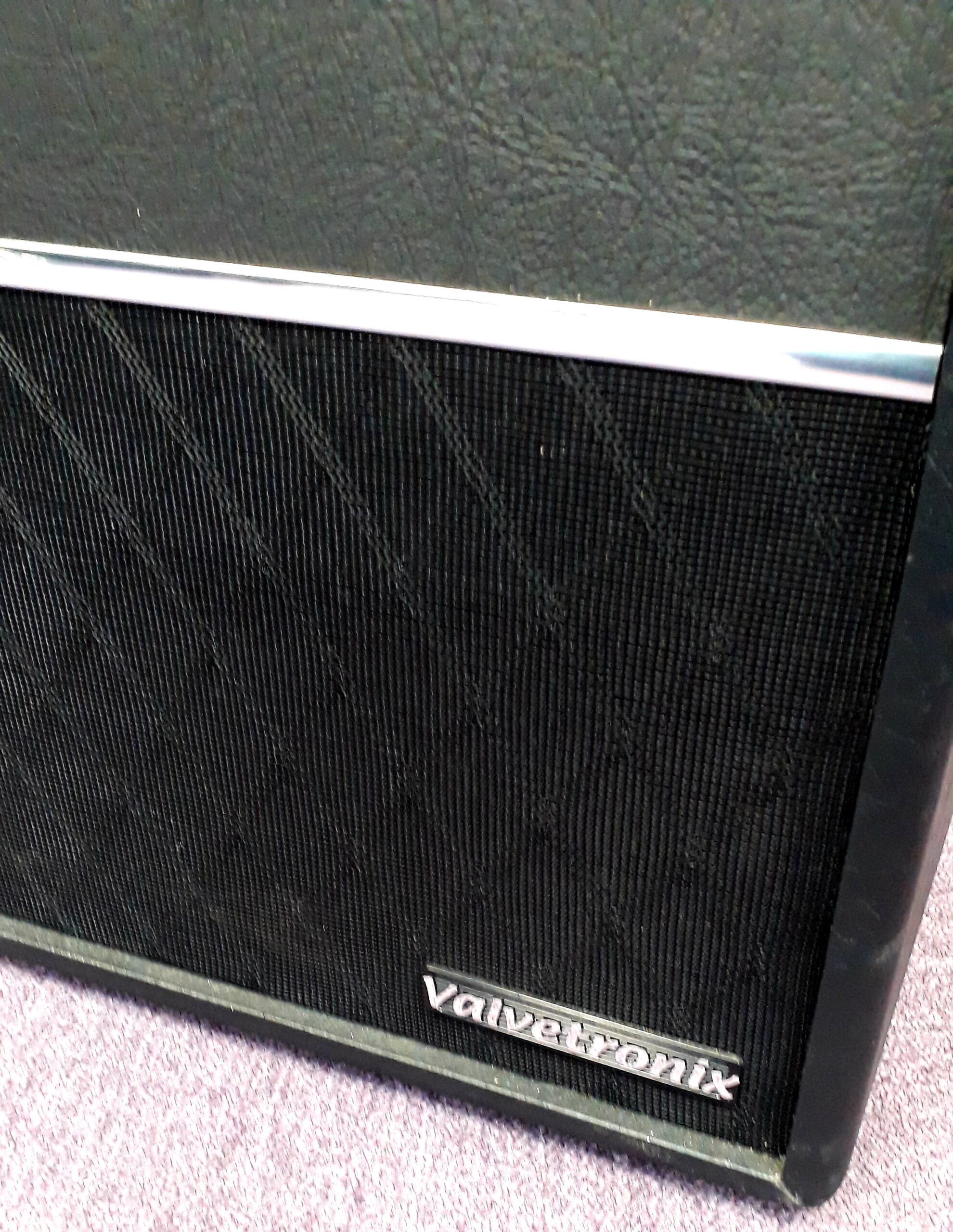 Vox Valvetronix VT20+ 20W Guitar Modeling Amp 4 Vox Valvetronix VT20+ 20W Guitar Modeling Amp - Image 2