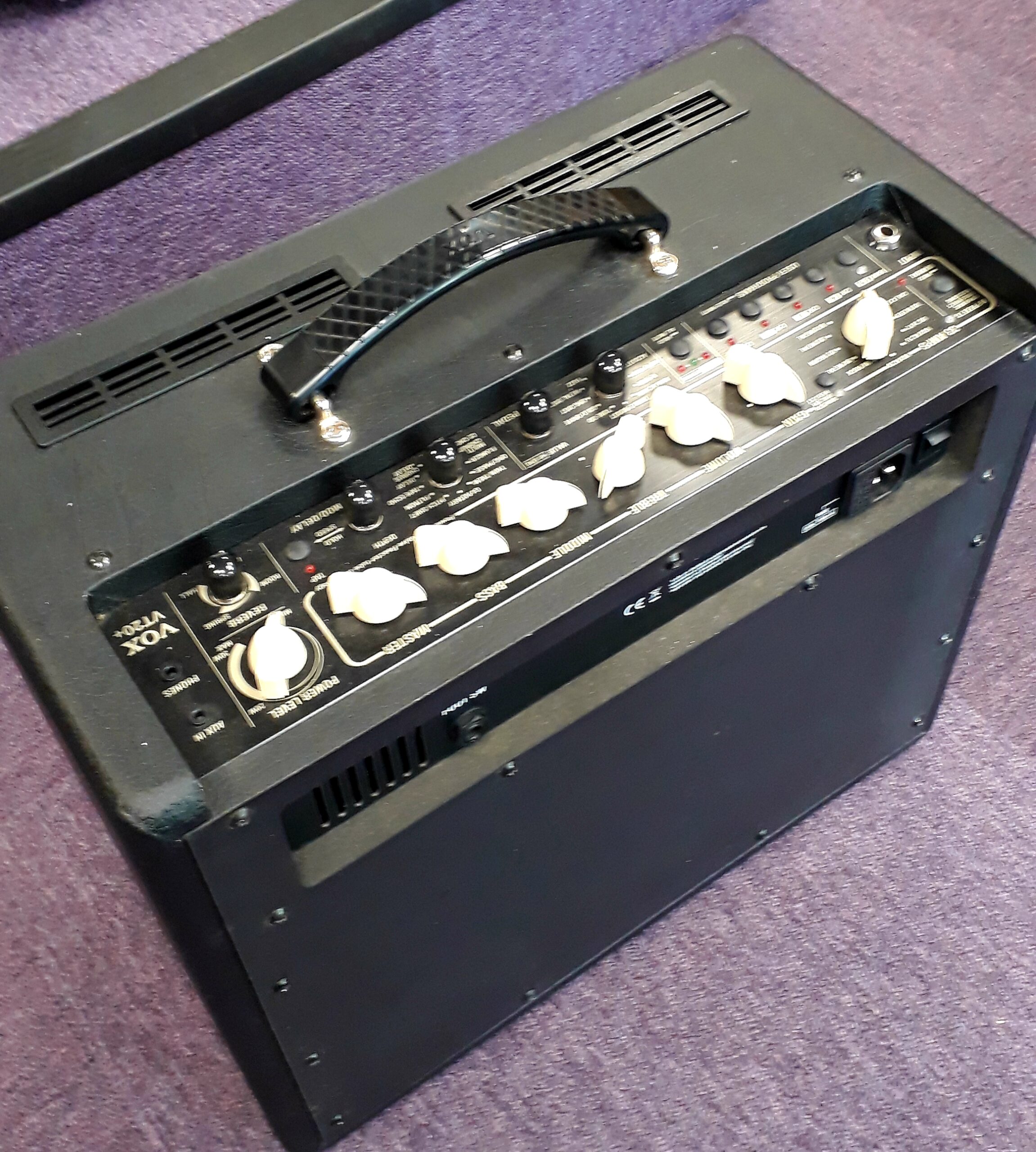 Vox Valvetronix VT20+ 20W Guitar Modeling Amp 8 Vox Valvetronix VT20+ 20W Guitar Modeling Amp - Image 6
