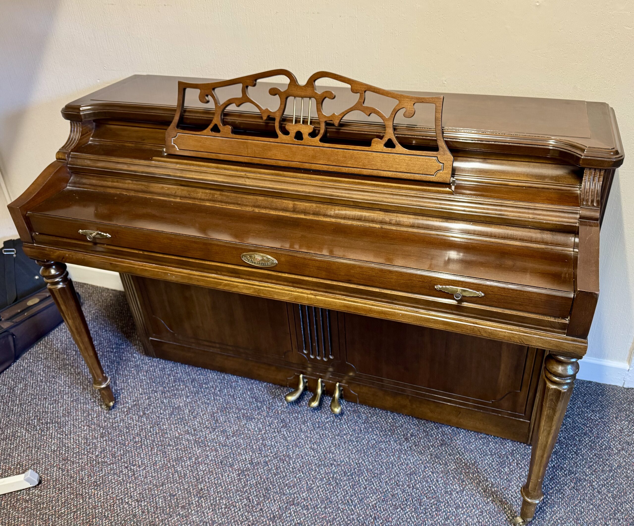 Wurlitzer F-087 Spinet Acoustic Piano inc Bench (c1980) 5 Wurlitzer F-087 Spinet Acoustic Piano inc Bench (c1980) - Image 3