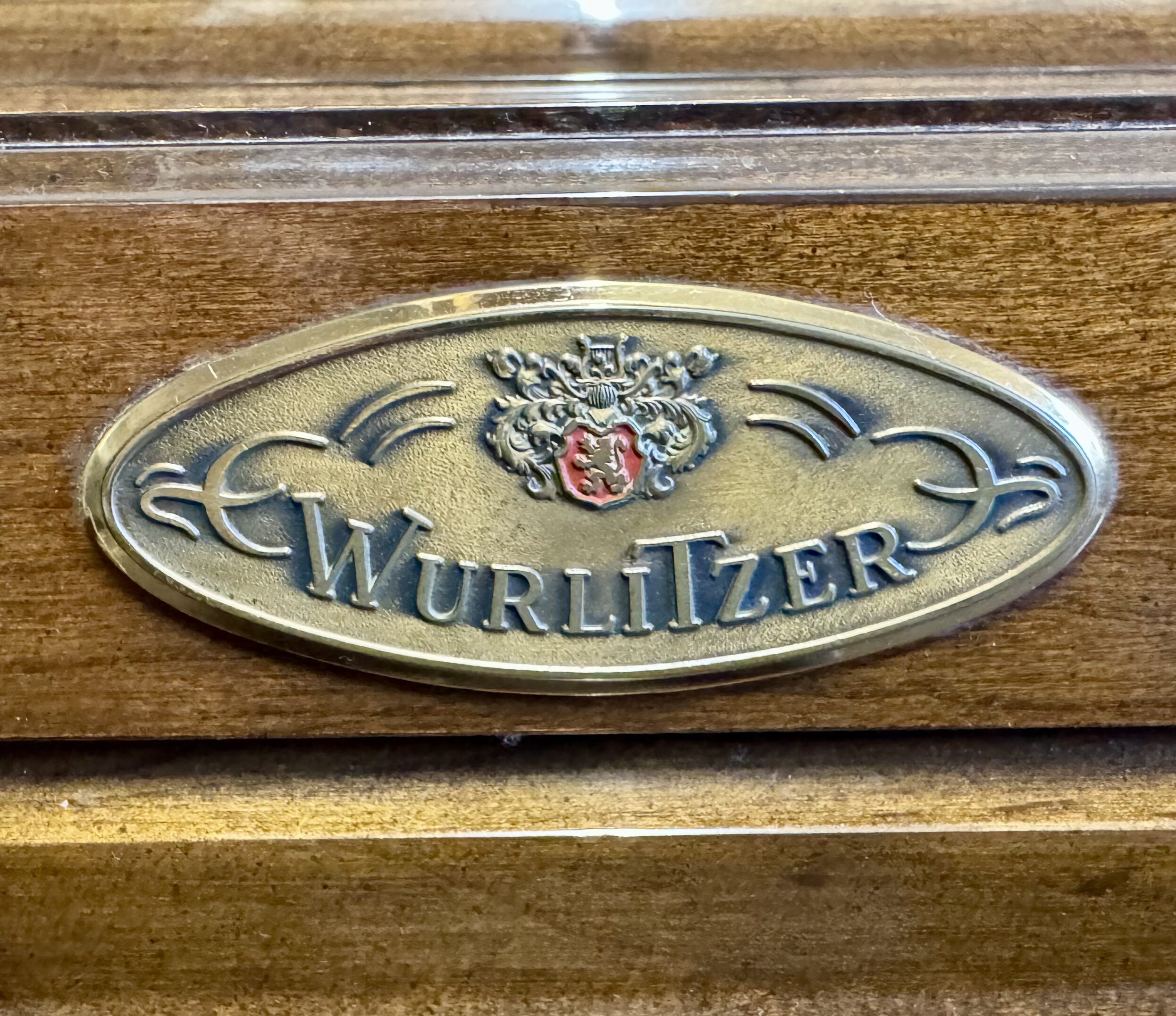 Wurlitzer F-087 Spinet Acoustic Piano inc Bench (c1980) 11 Wurlitzer F-087 Spinet Acoustic Piano inc Bench (c1980) - Image 9