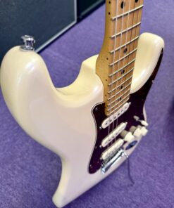 Fender American Deluxe Stratocaster Electric Guitar Olympic Pearl inc Hard Case (2011) 17 Fender American Deluxe Stratocaster Electric Guitar Olympic Pearl inc Hard Case (2011) - Image 6
