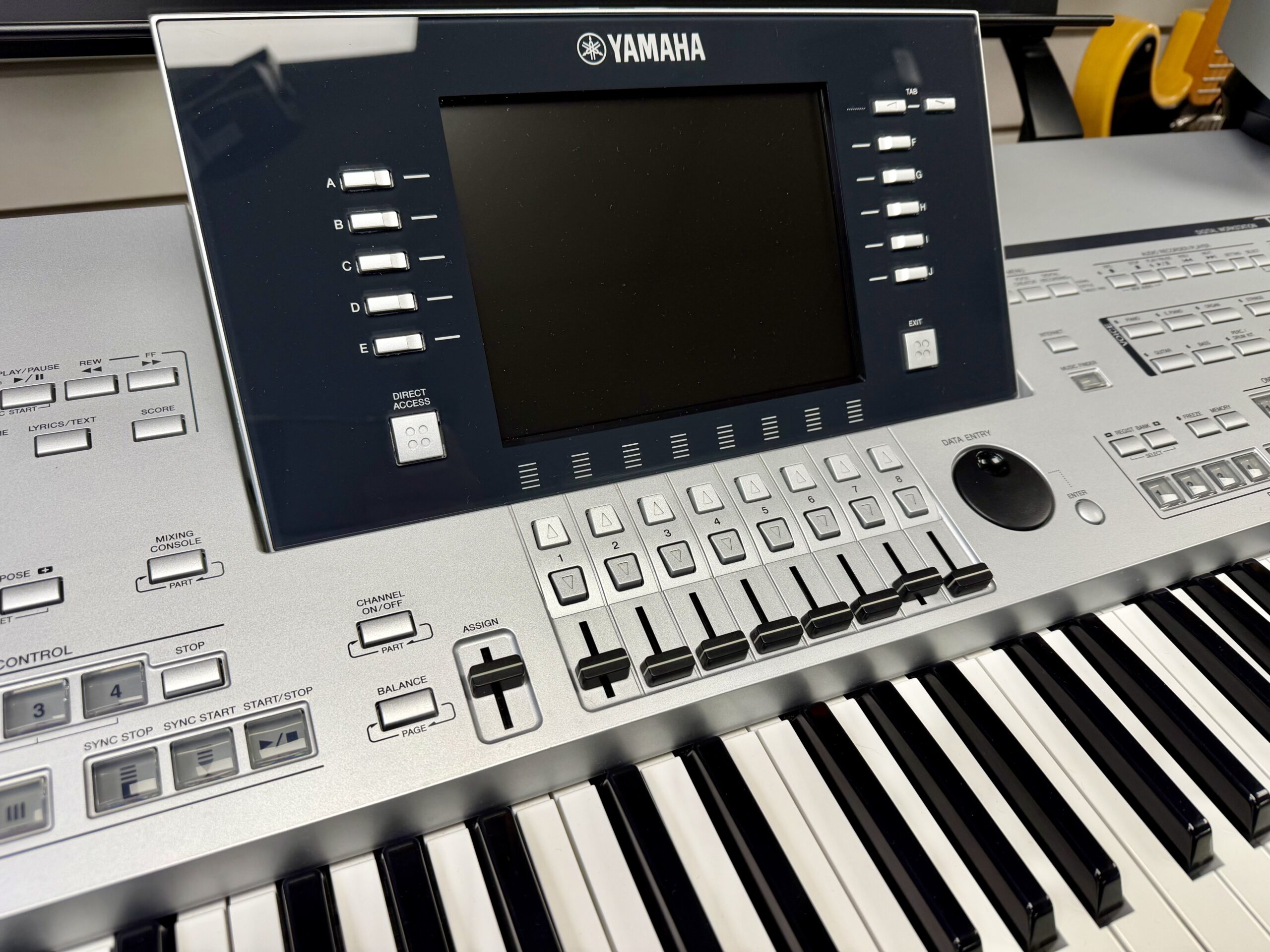 Yamaha Tyros 4 61 Key Digital Arranger Workstation Keyboard Inc TRS-MS04 Speaker System 10 Yamaha Tyros 4 61 Key Digital Arranger Workstation Keyboard Inc TRS-MS04 Speaker System - Image 9