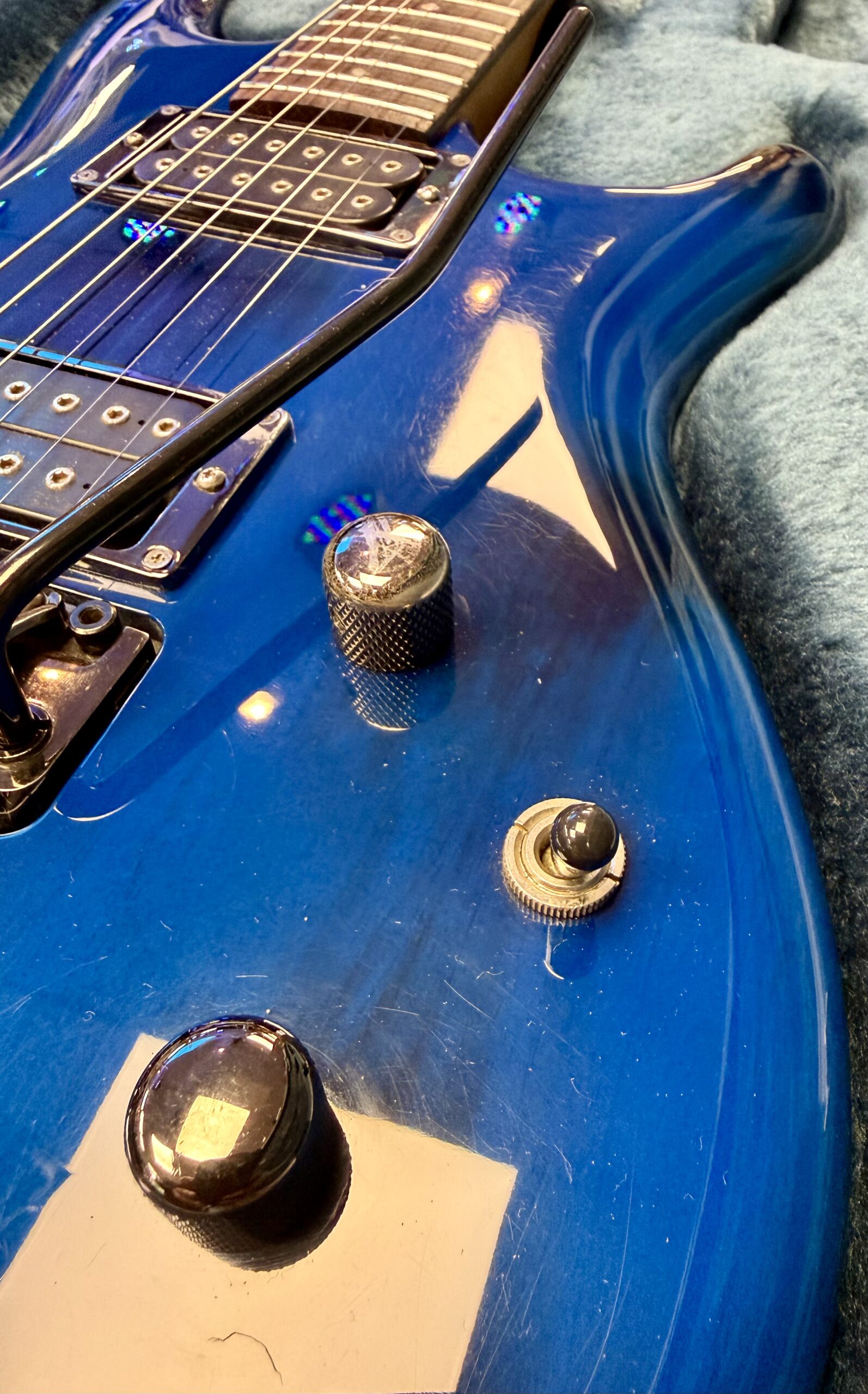 Ibanez JS1000 'Joe Satriani' Prestige Burnt Transparent Blue Inc Ibanez Hardshell Case (MIJ 2003) 6 Ibanez JS1000 'Joe Satriani' Prestige Burnt Transparent Blue Inc Ibanez Hardshell Case (MIJ 2003) - Image 4