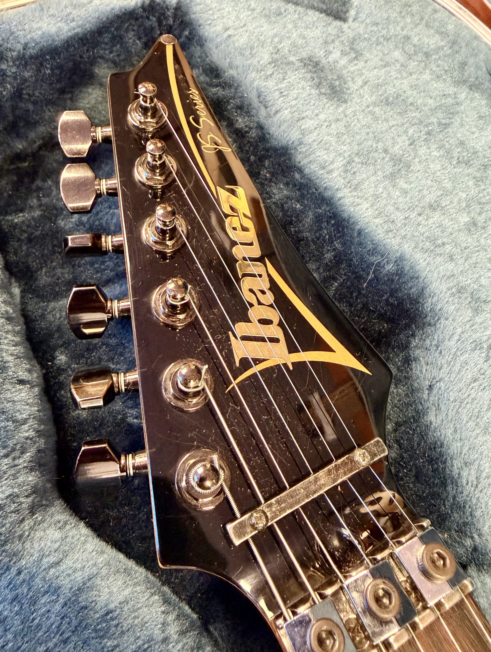 Ibanez JS1000 'Joe Satriani' Prestige Burnt Transparent Blue Inc Ibanez Hardshell Case (MIJ 2003) 11 Ibanez JS1000 'Joe Satriani' Prestige Burnt Transparent Blue Inc Ibanez Hardshell Case (MIJ 2003) - Image 9