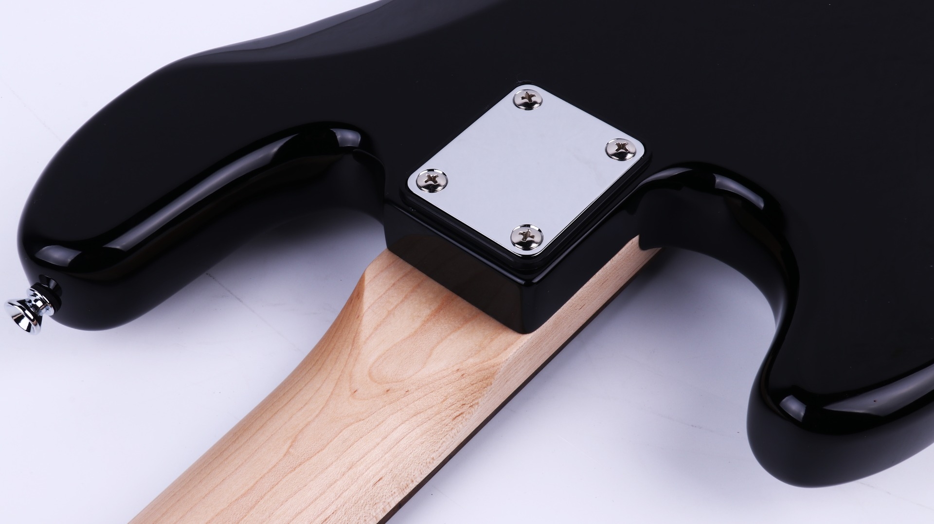 Gould Jefferson Jazz Style Electric Bass Guitar Black 9 Gould Jefferson Jazz Style Electric Bass Guitar Black - Image 7