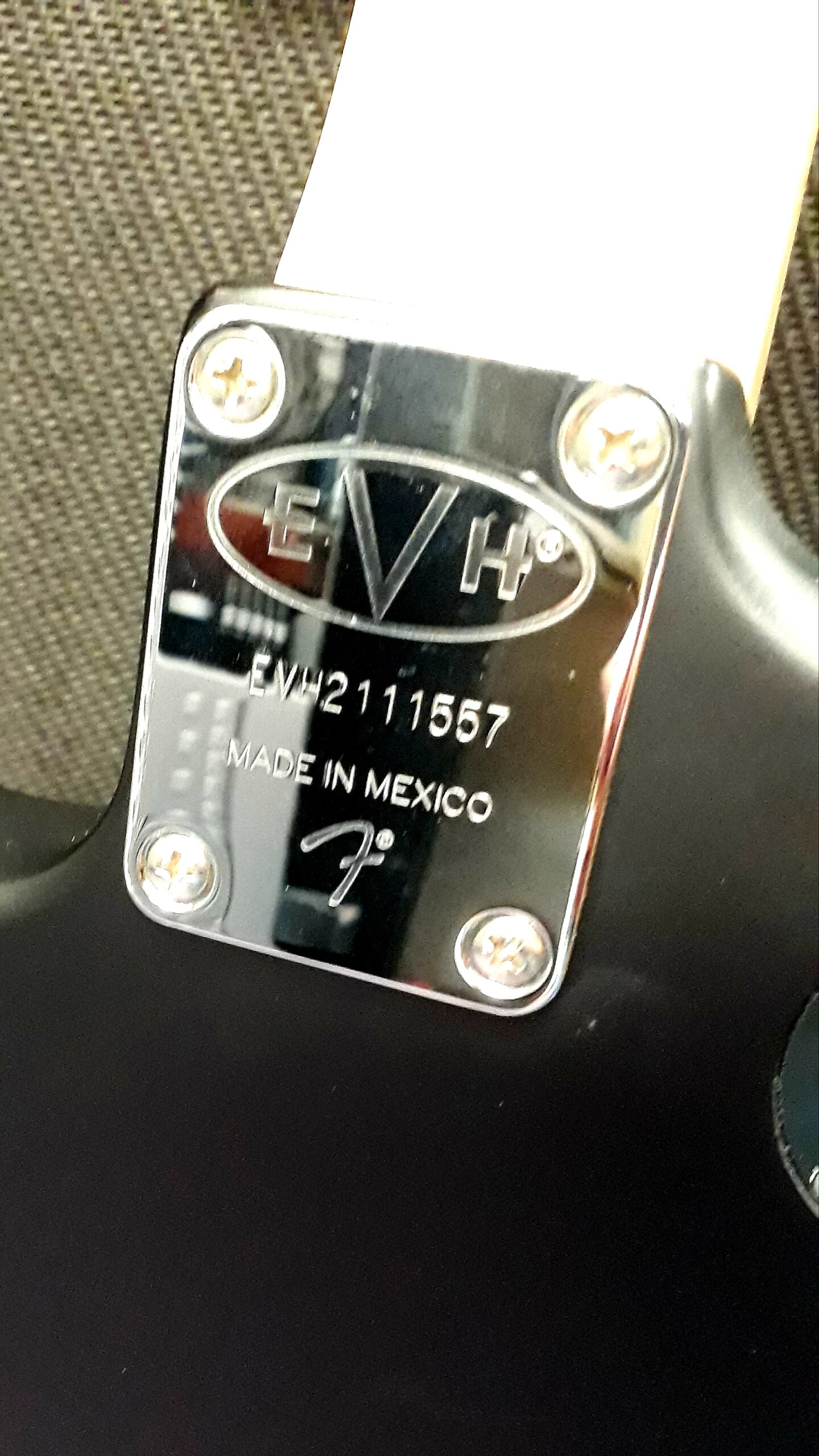 EVH 5150 Deluxe Electric Guitar Black Poplar Burl inc Gig Bag 9 EVH 5150 Deluxe Electric Guitar Black Poplar Burl inc Gig Bag - Image 7
